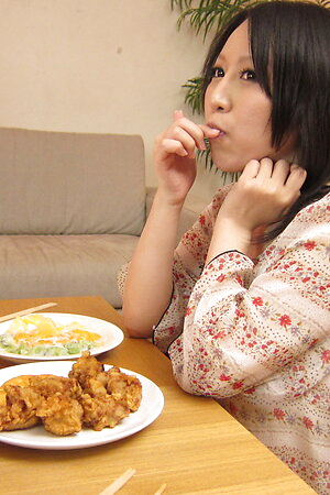Cheating wife Yuna Hoshizaki is fucked by two men
